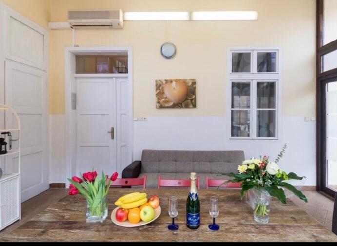Apartment Stepanska Πράγα Εξωτερικό φωτογραφία
