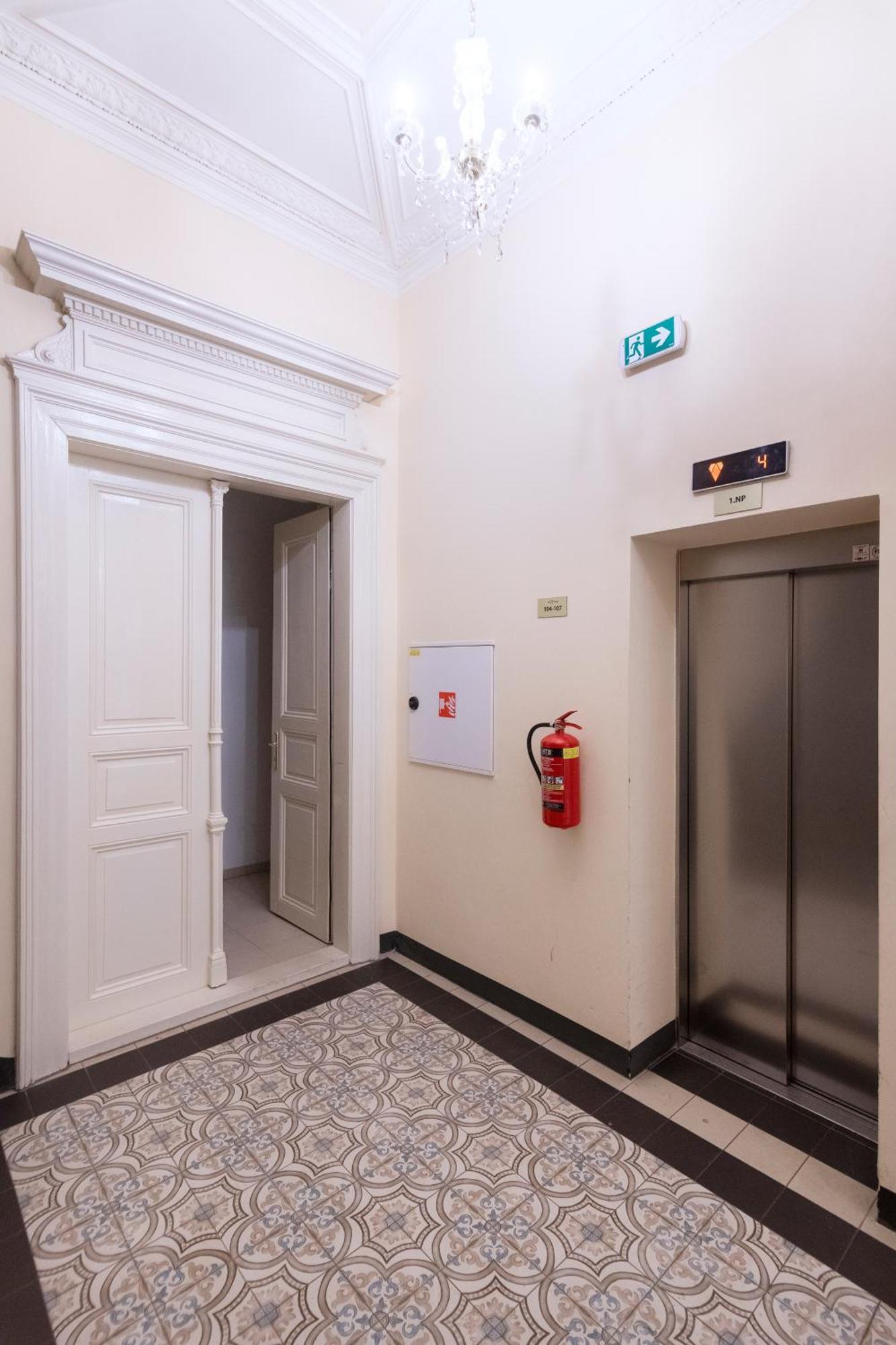 Apartment Stepanska Πράγα Εξωτερικό φωτογραφία